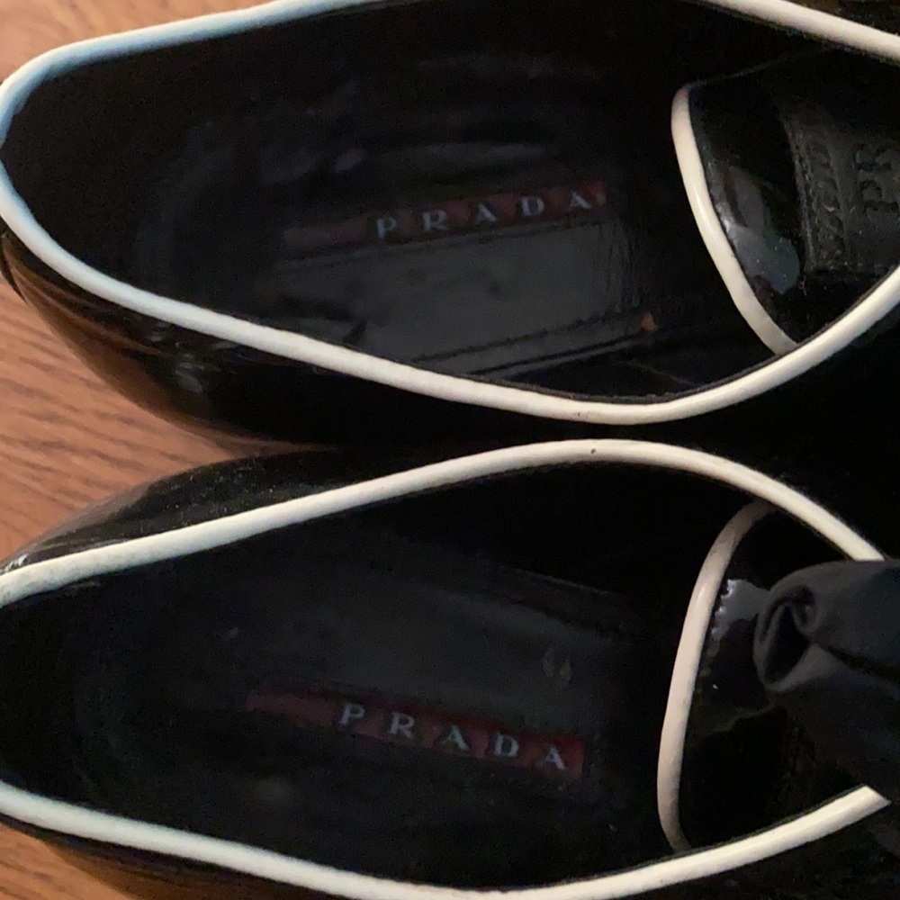 Prada - Picture 3 of 6